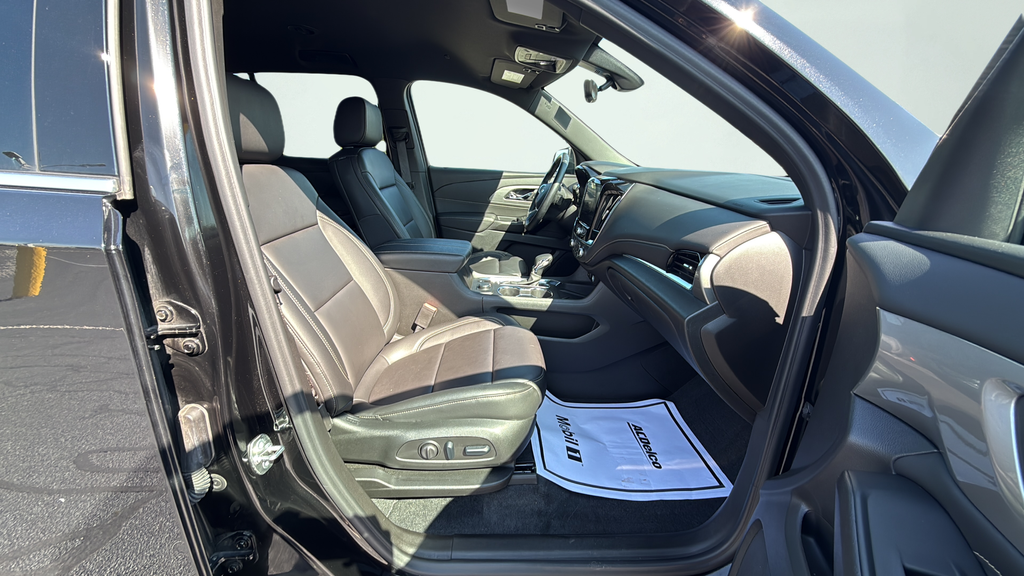 Used 2023 Chevrolet Traverse SUV