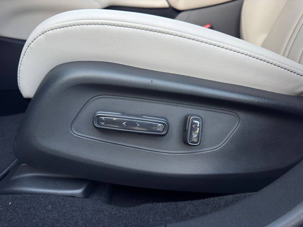 2026 Honda HR-V EX-L White at Classic Honda Galveston