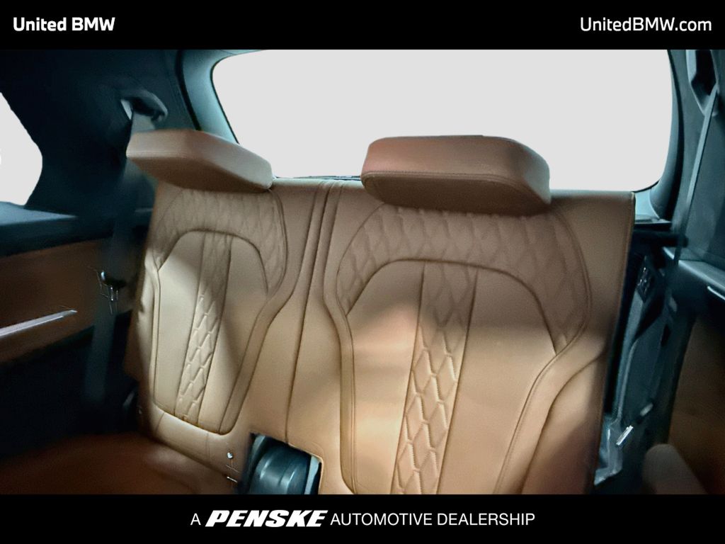 Thumbnail: 2027 BMW X7 - 21
