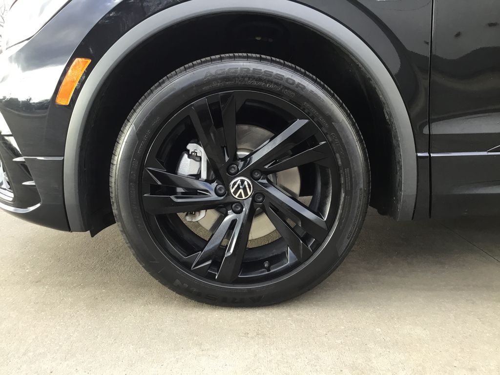 Thumbnail: 2024 Volkswagen Tiguan - 9