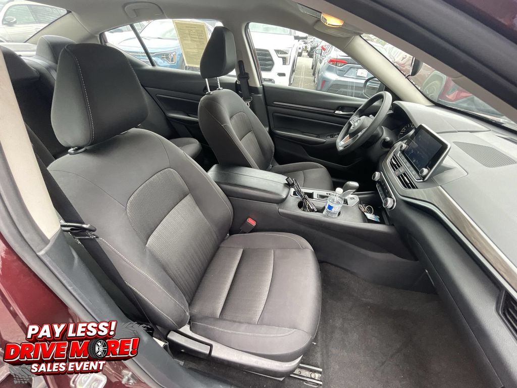 Used 2025 Nissan Altima Sedan