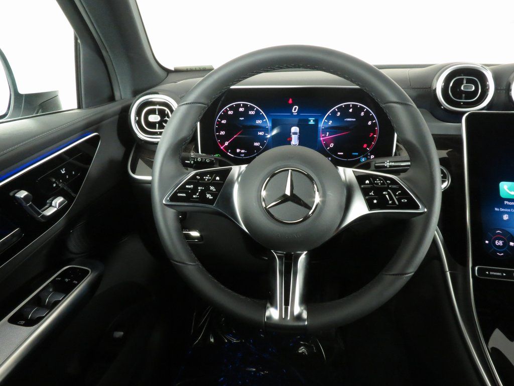 2025 Mercedes-Benz GLC 300 3