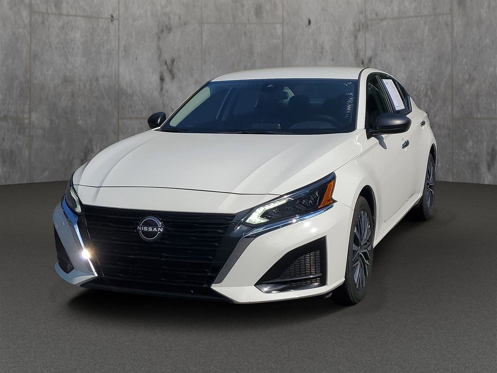 Used 2025 Nissan Altima Sedan