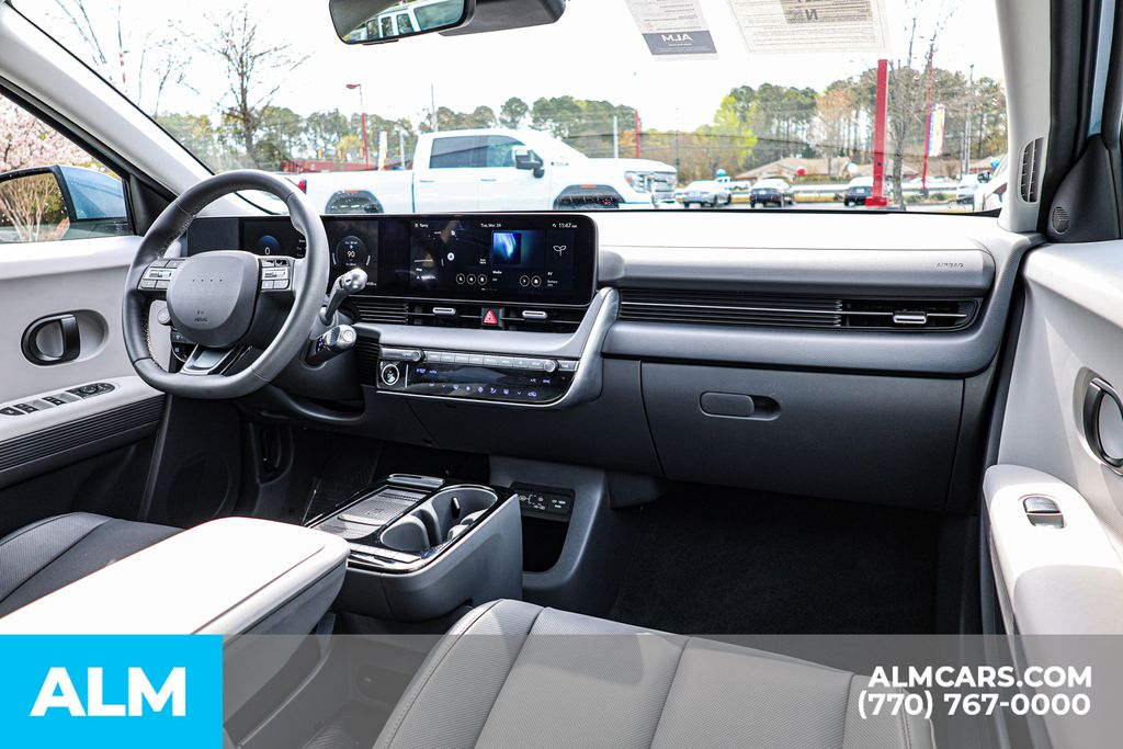 Used 2025 Blue Hyundai SEL image 31