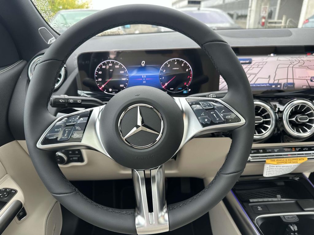 2025 Mercedes-Benz GLA 250 4MATIC 9