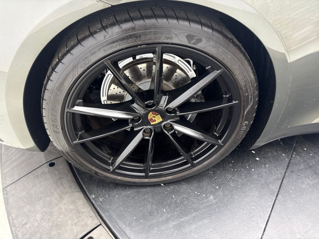 Thumbnail: 2020 Porsche 911 - 16