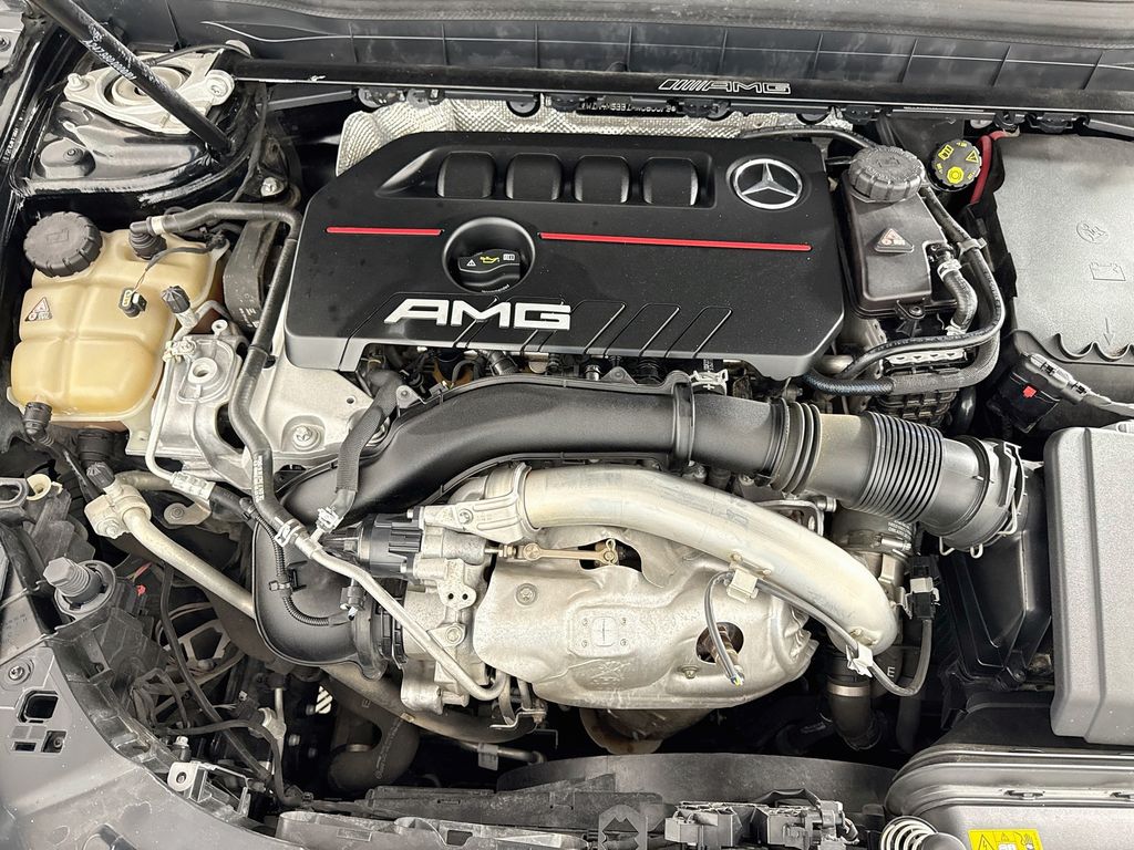 Thumbnail: 2021 Mercedes-Benz GLB - 30