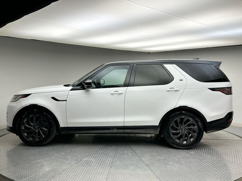 Thumbnail: 2023 Land Rover Discovery - 2