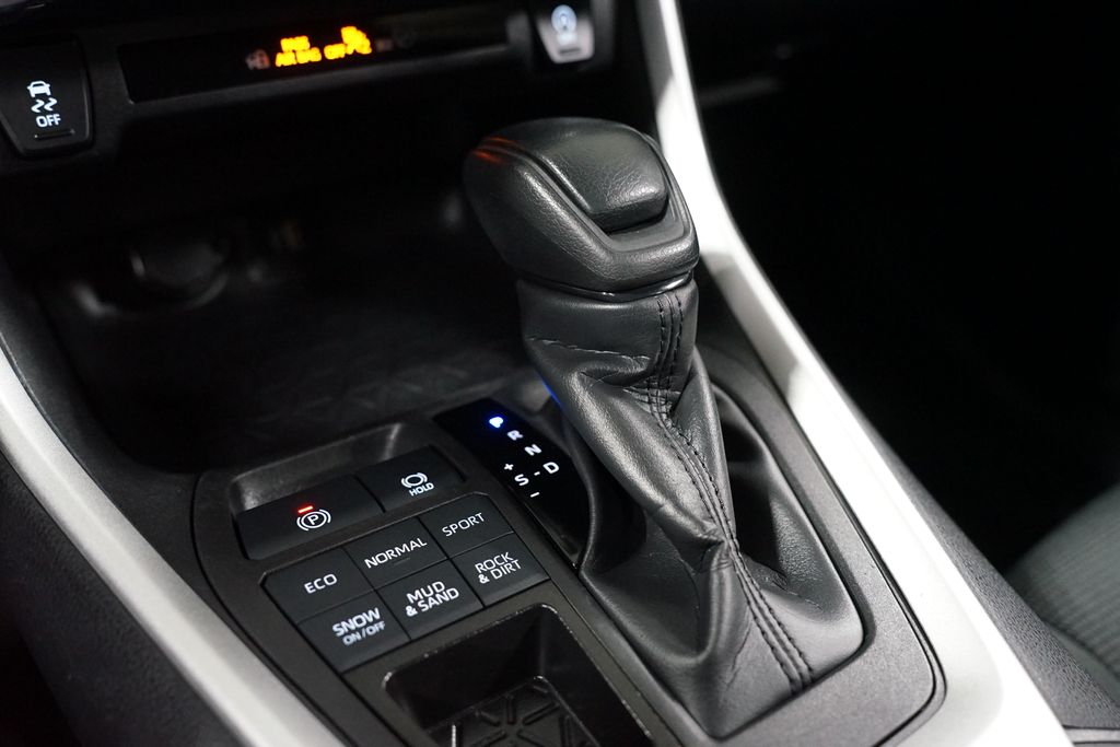 Thumbnail: 2024 Toyota RAV4 - 21