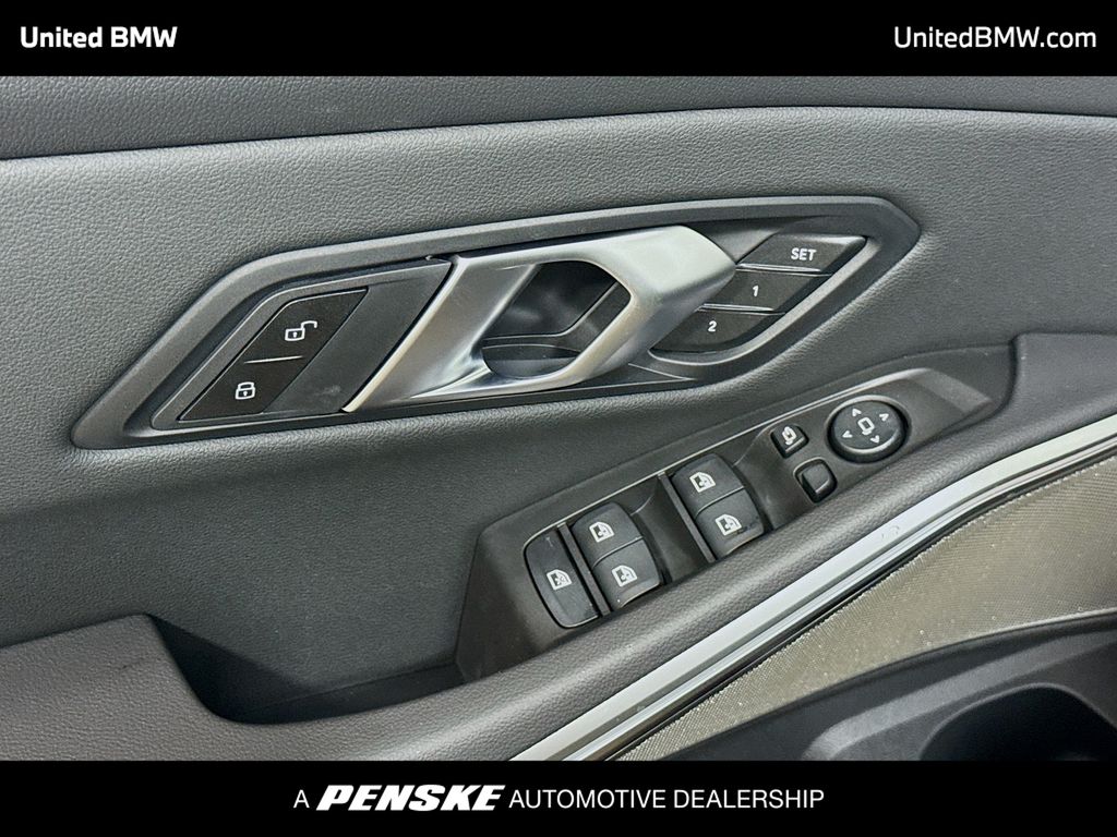 Thumbnail: 2026 BMW 3 Series - 3