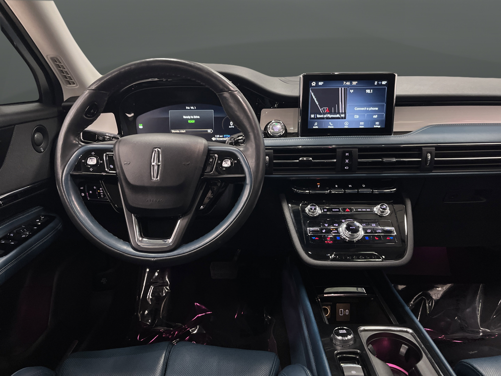 Used 2021 Pristine White Lincoln Grand Touring image 5