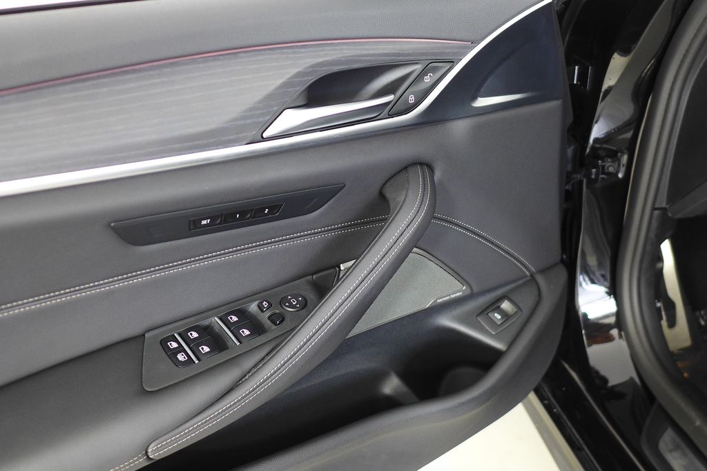 Thumbnail: 2022 BMW 5 Series - 12