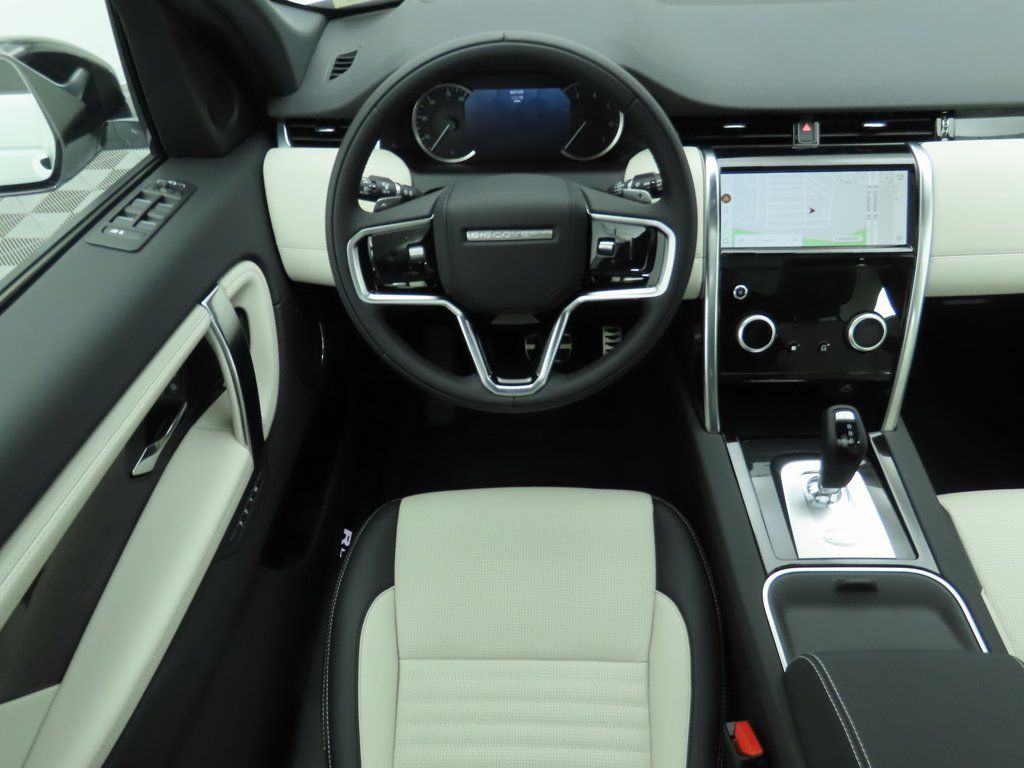 Thumbnail: 2023 Land Rover Discovery Sport - 10