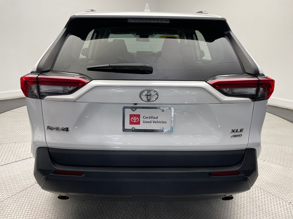 2021 Toyota RAV4 XLE 6