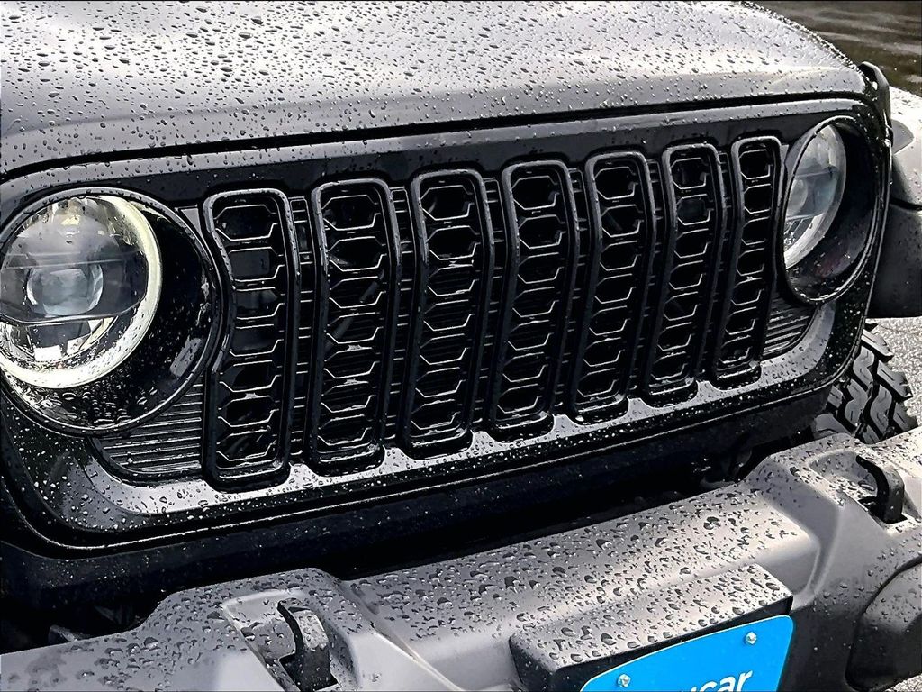 2024 Jeep Wrangler — photo 32