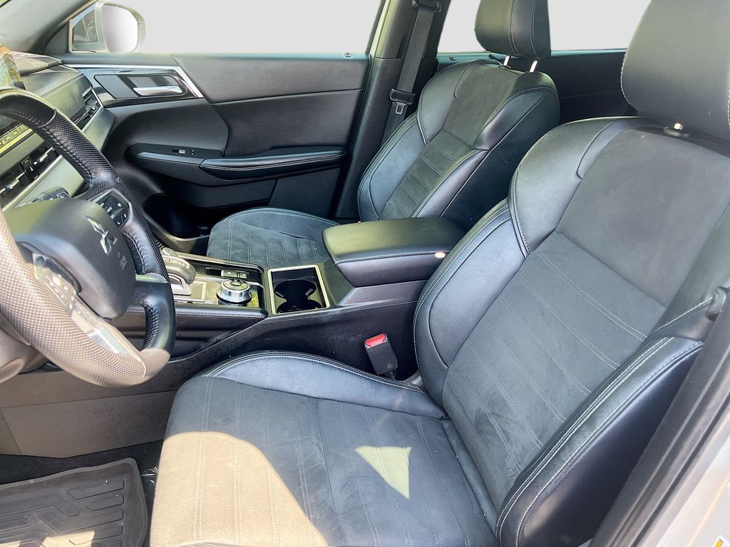 Used 2022 Silver Mitsubishi Black Edition image 20