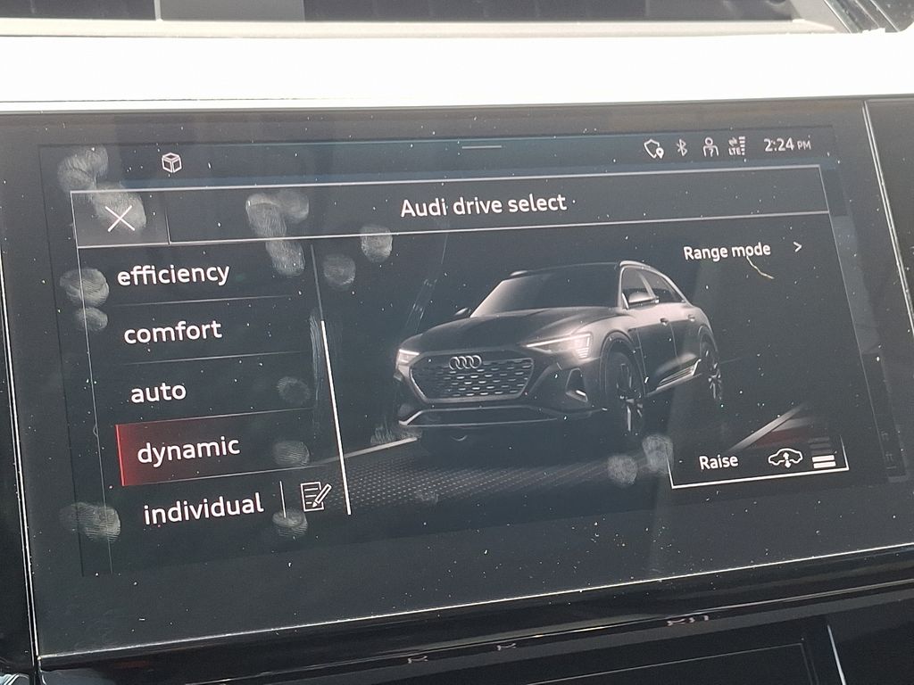 2024 Audi Q8 e-tron Premium Plus 25