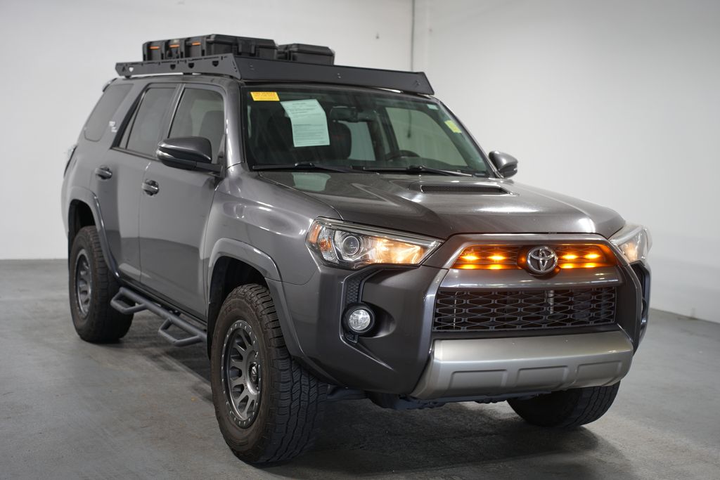 Thumbnail: 2018 Toyota 4Runner - 3