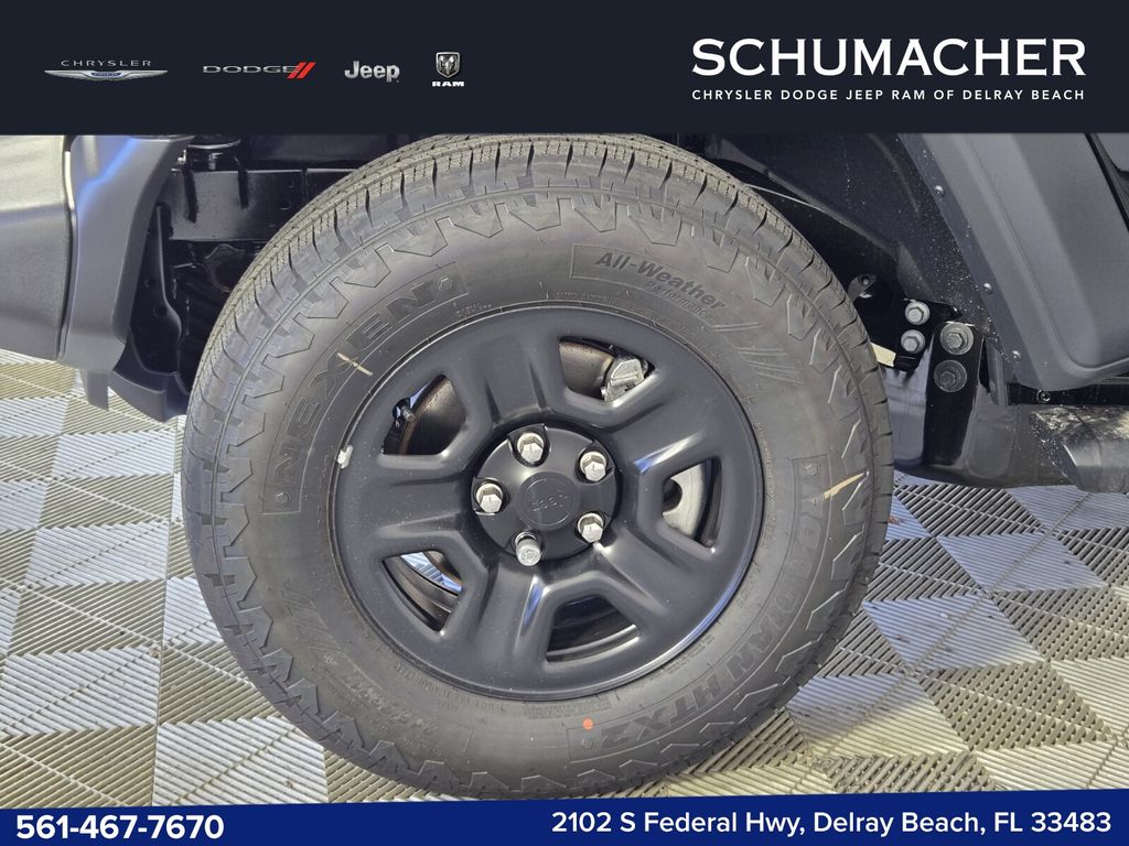 View vehicle photo 5