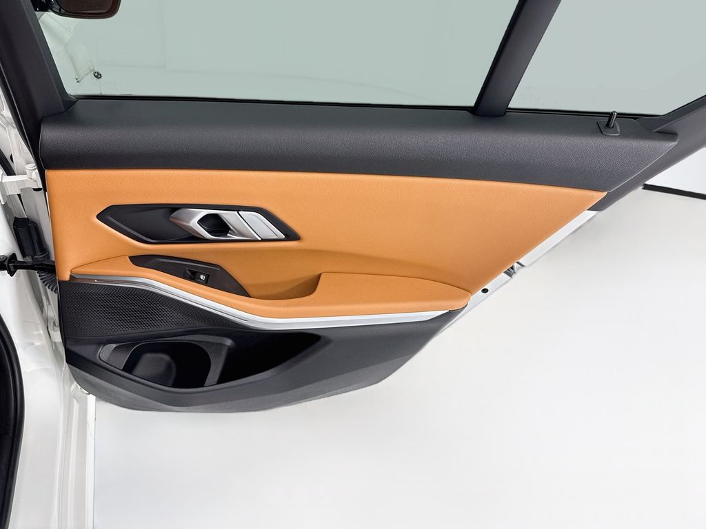 Thumbnail: 2023 BMW 3 Series - 26