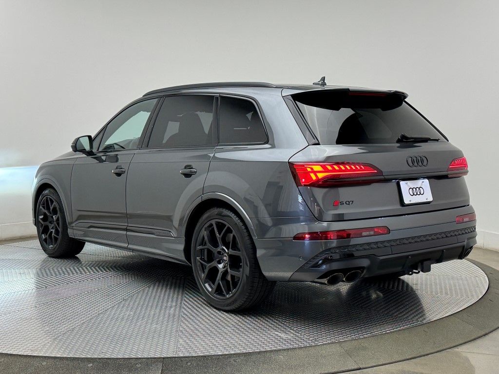 2025 Audi SQ7  9