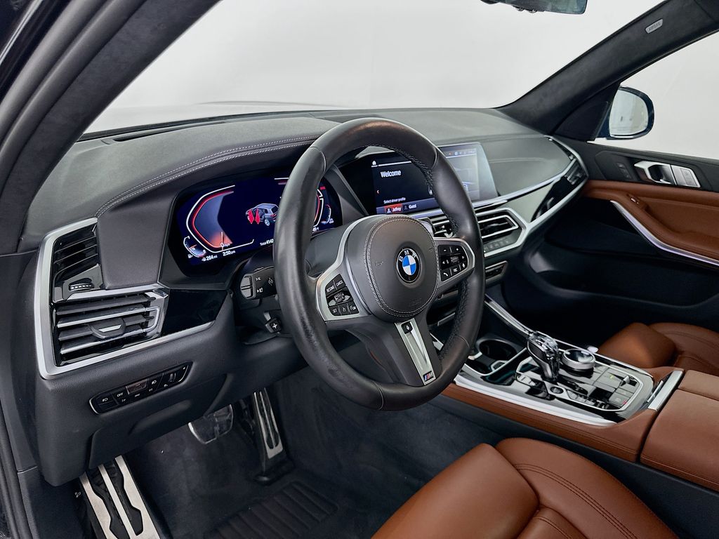 2022 BMW X7 xDrive40i 9