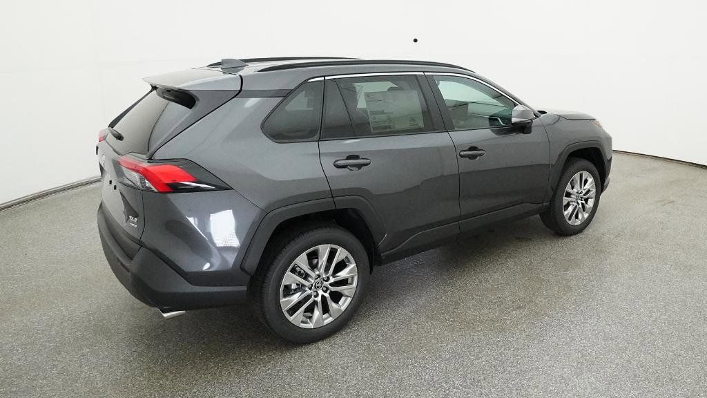 Thumbnail: 2025 Toyota RAV4 - 17