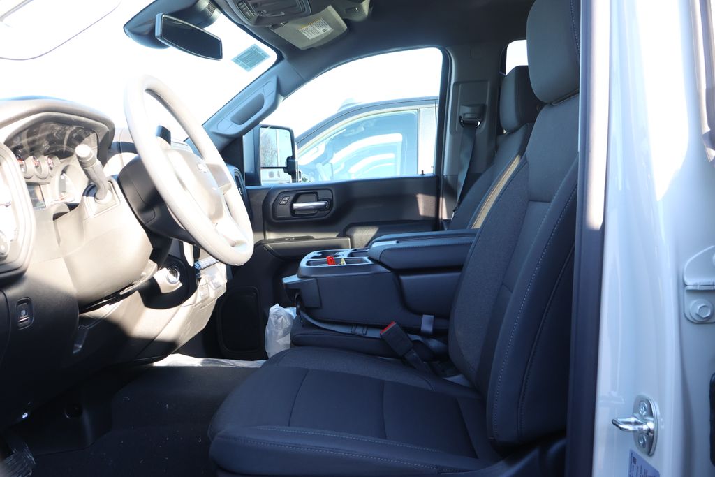 Thumbnail: 2026 Chevrolet Silverado 2500 - 13