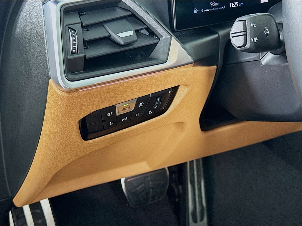 Thumbnail: 2023 BMW 3 Series - 10