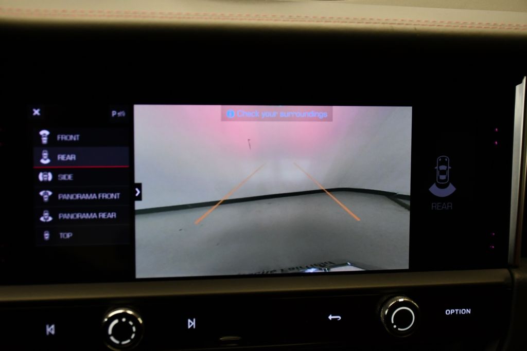 Thumbnail: 2023 Porsche Macan - 29