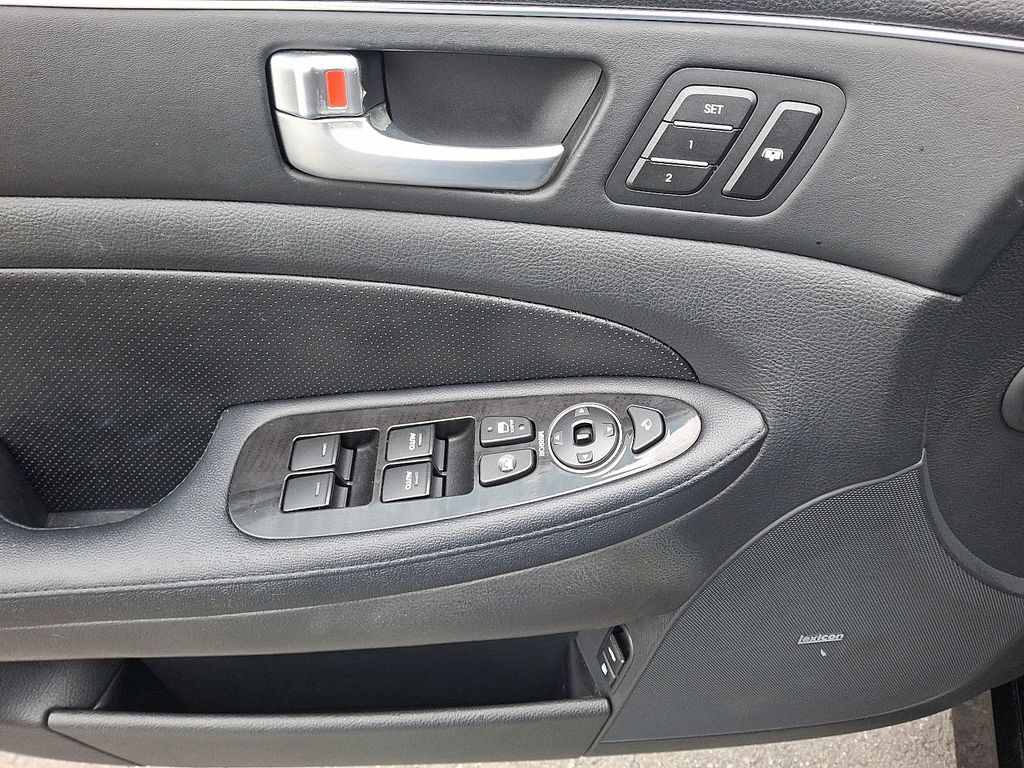 Thumbnail: 2012 Hyundai Genesis - 12