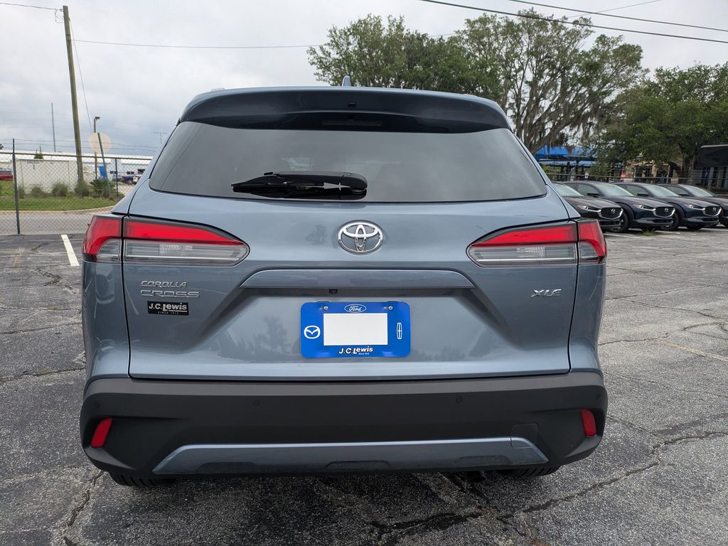 2023 Toyota Corolla Cross XLE