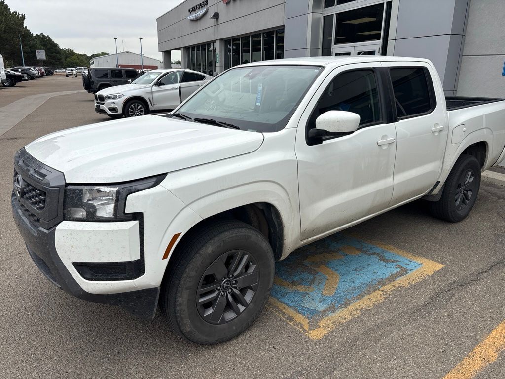Glacier White 2025 Nissan Frontier Pickup Truck Four-Wheel Drive 9-Speed Automatic Overdrive