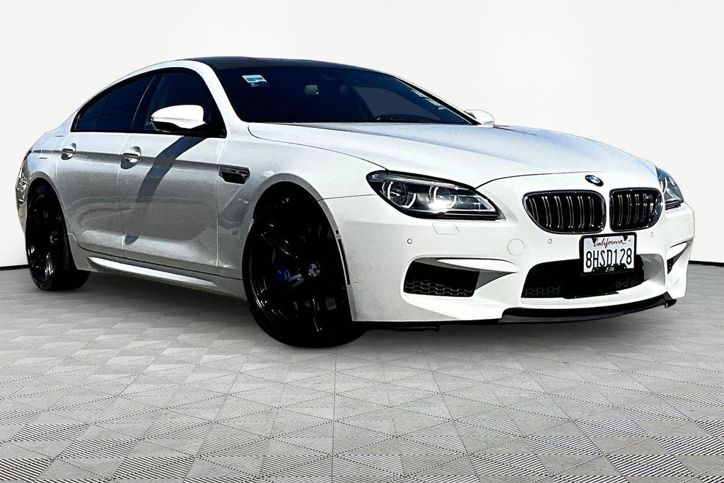 Alpine White 2017 BMW M6 Sedan Rear-Wheel Drive 7-Speed Automatic