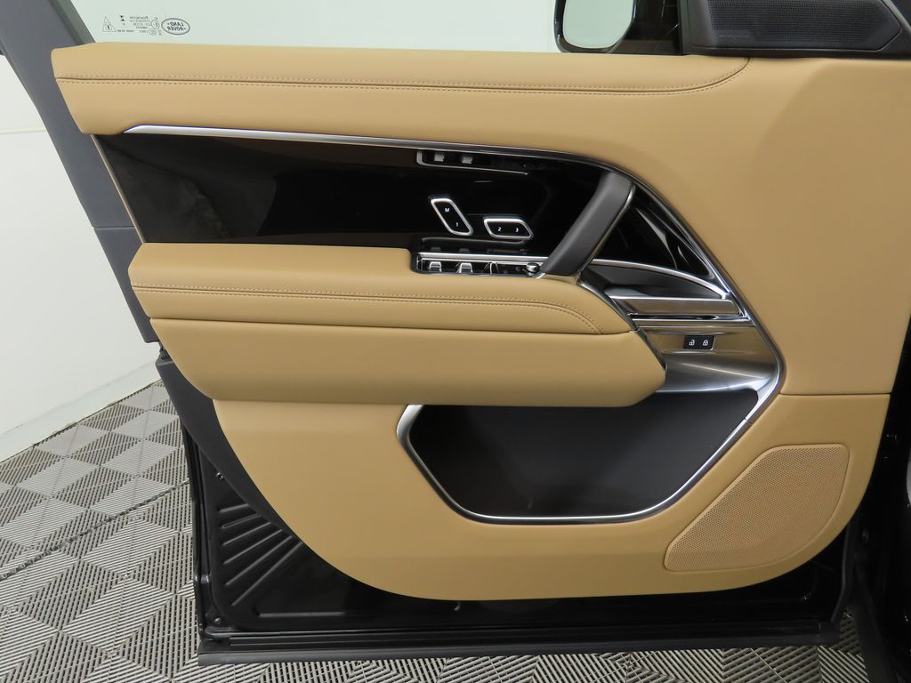 Thumbnail: 2025 Land Rover Range Rover - 24