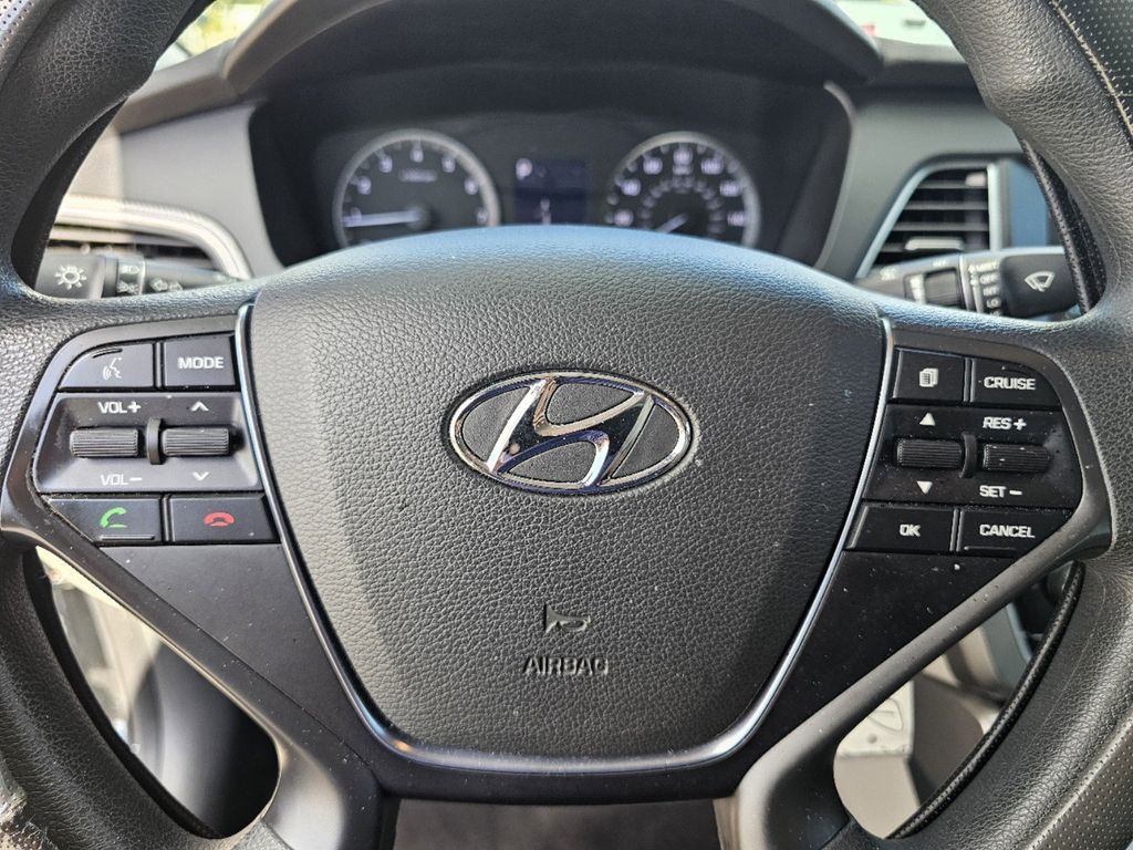 2017 Hyundai Sonata SE 26