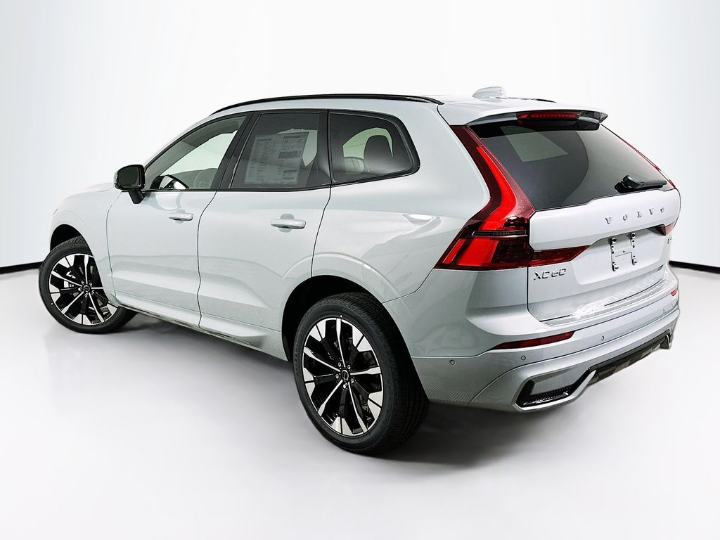 2026 Volvo XC60 Plus - Photo 6
