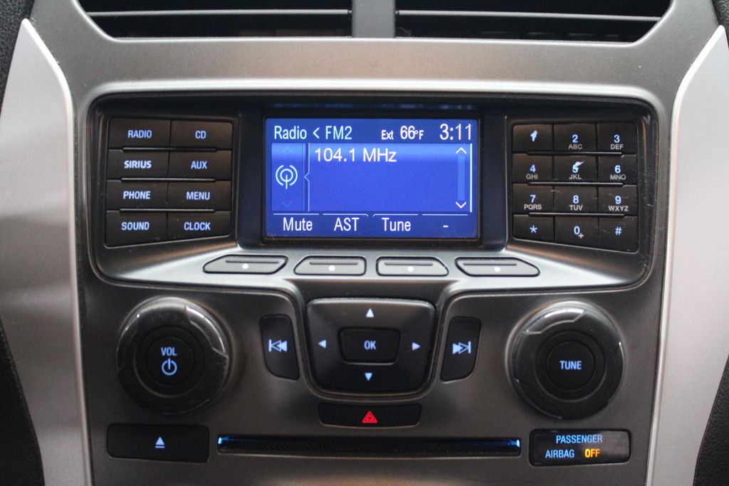 Thumbnail: 2013 Ford Explorer - 15