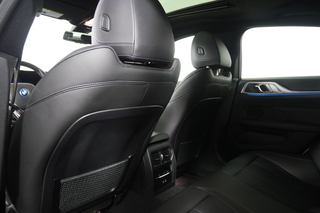 Thumbnail: 2022 BMW i4 - 18