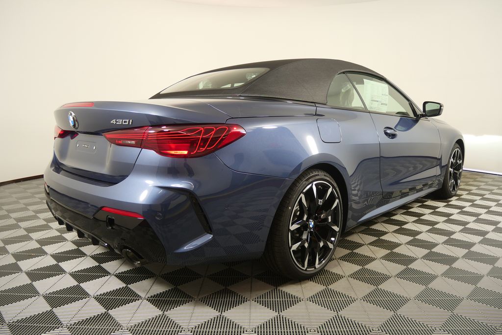 Thumbnail: 2026 BMW 4 Series - 3