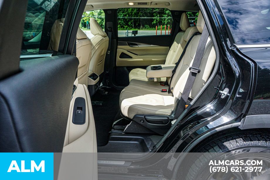 Used 2022 Black INFINITI LUXE image 21