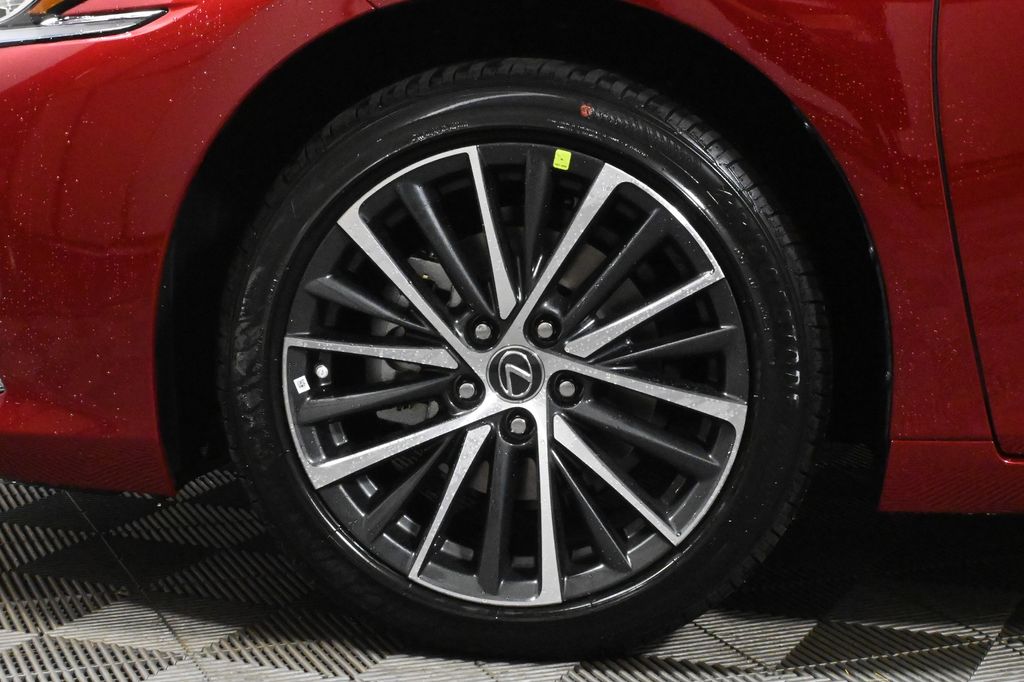 Thumbnail: 2025 Lexus ES - 12