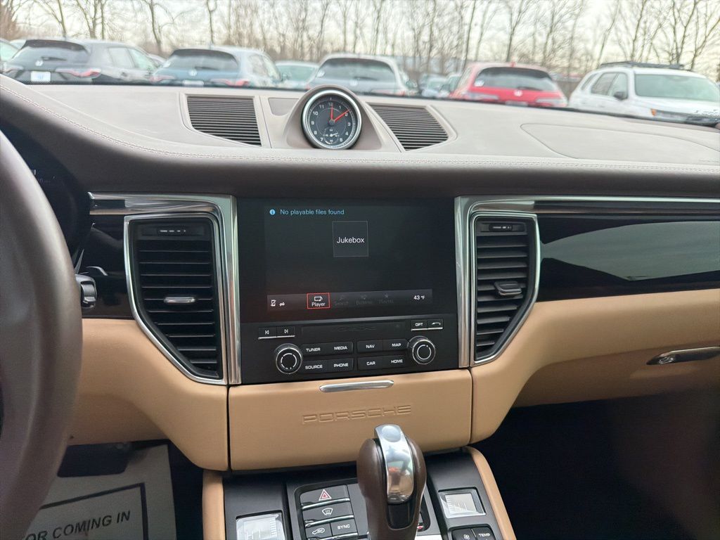 Thumbnail: 2017 Porsche Macan - 15