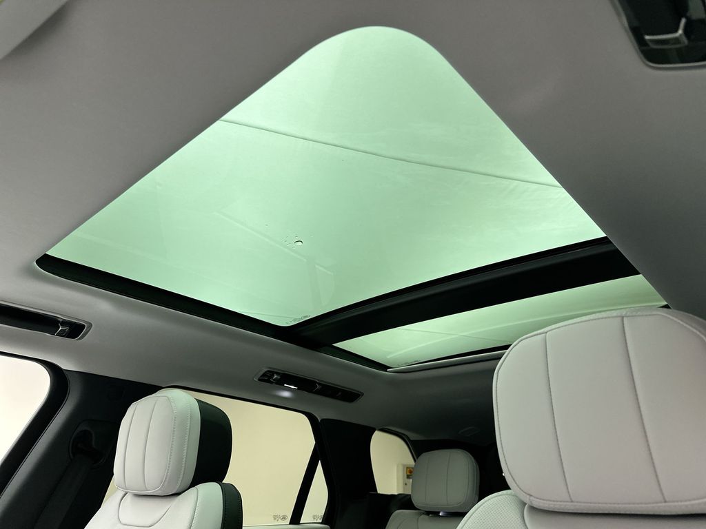 Thumbnail: 2026 Land Rover Range Rover Sport - 19