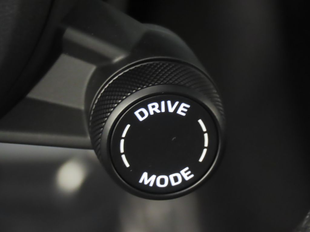 Thumbnail: 2023 Porsche Taycan - 21