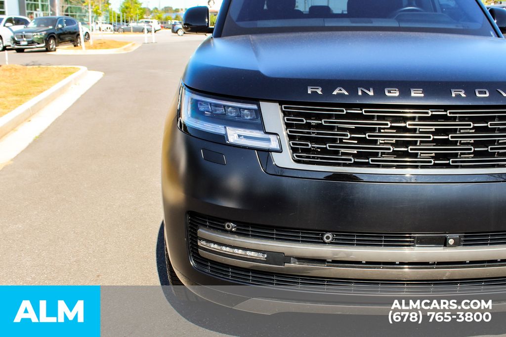 Used 2023 Black Land Rover SE image 10