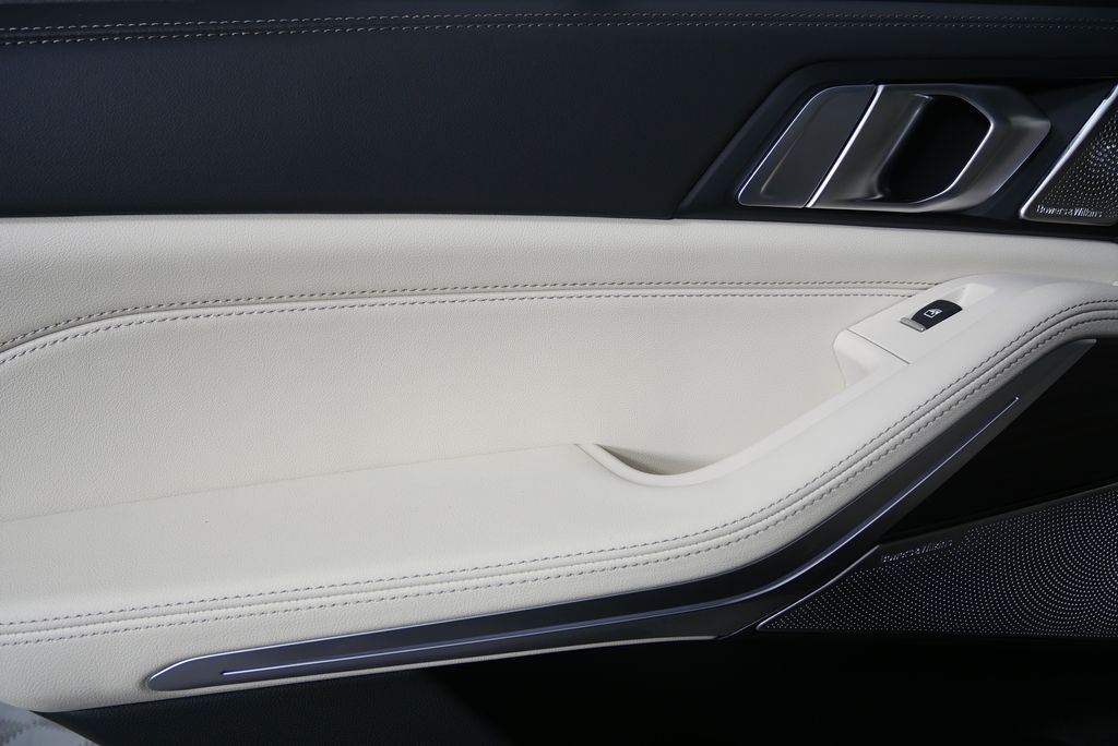 Thumbnail: 2026 BMW X5 - 15