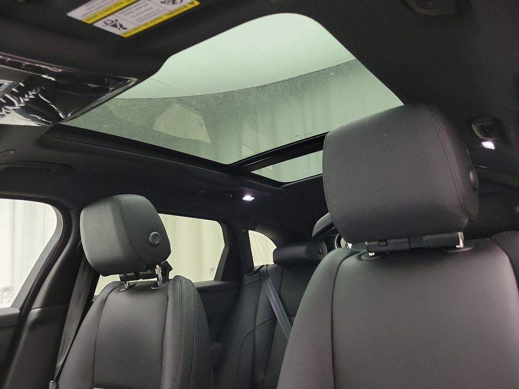 Thumbnail: 2025 Land Rover Range Rover Velar - 9