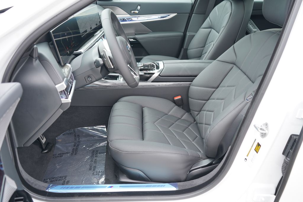 Thumbnail: 2026 BMW 7 Series - 11