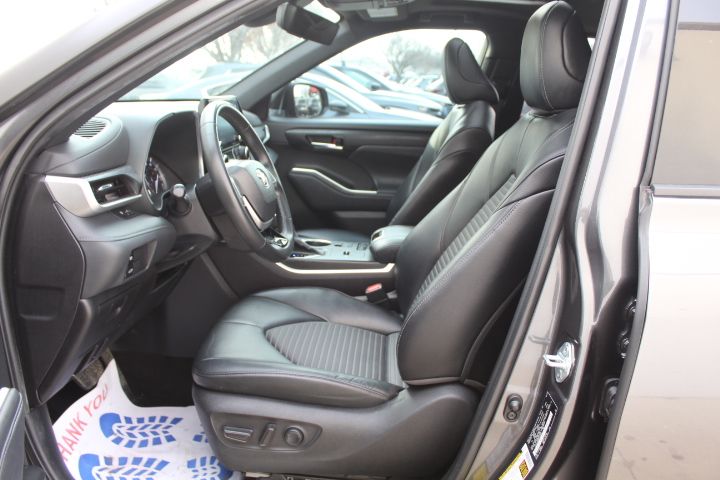 Used Car 2022 Toyota Highlander  Xse For Sale Under $35,000 In Georgetown, Texas